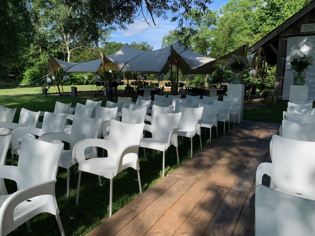 tentenwerk witte stoelen stretchtent tentenwerk witte stoelen stretchtent